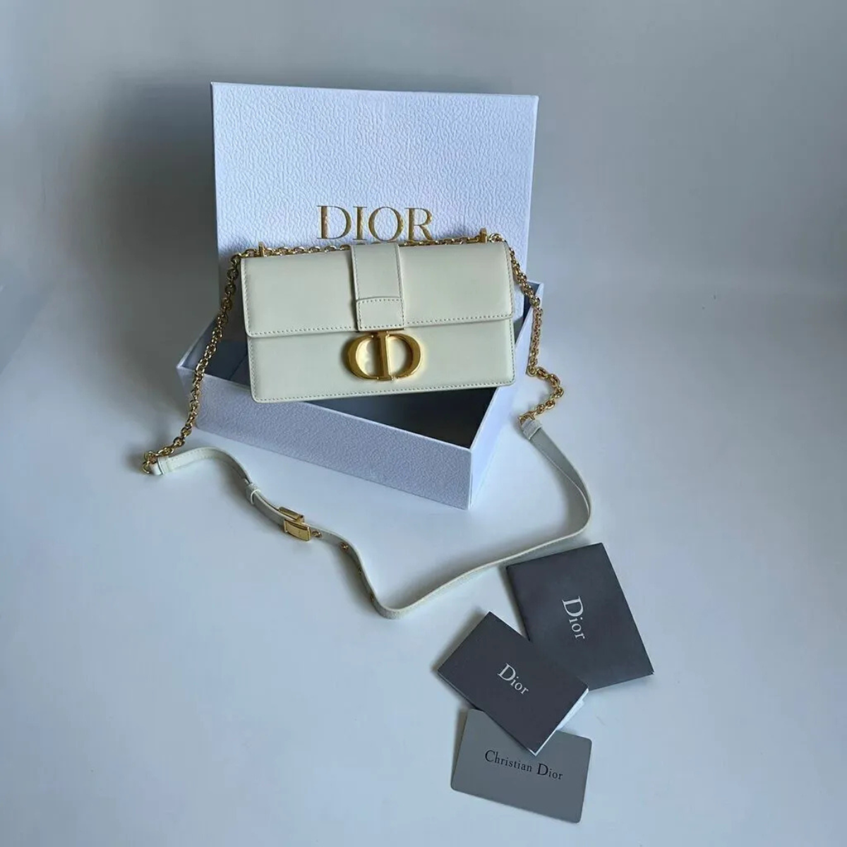 DIOR 30 MONTAIGNE EAST-WEST BAG WITH CHAIN